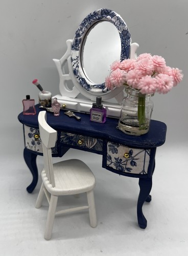 Dolls house bedroom - , furniture