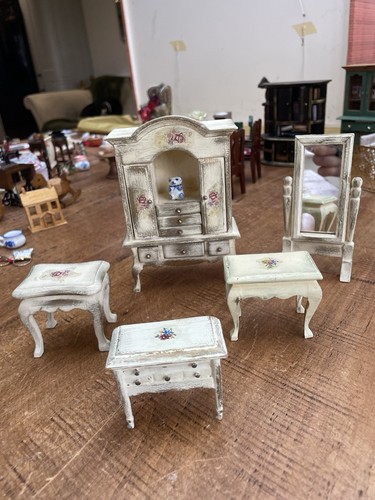 Dolls house bedroom - house,
