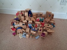 Child's Dolls House Furniture
