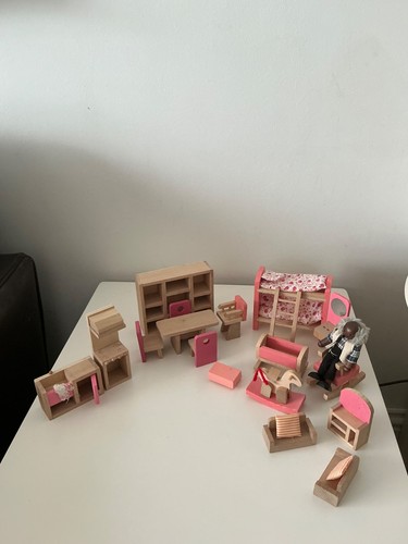 Pink wooden dolls house - /wooden,