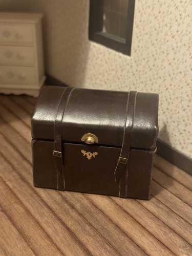 Dolls house furniture - furniture, 1/12