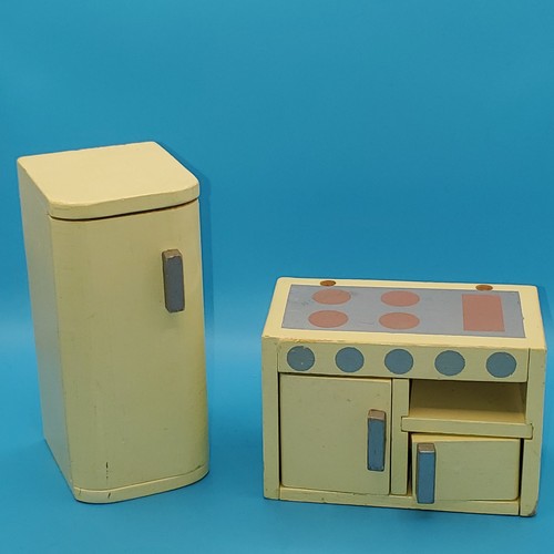 Dolls house 1950 - dolls, green